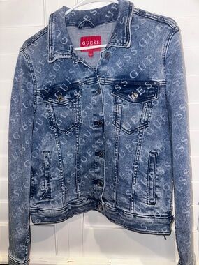GUESS Acid Wash Logo Denim Jacket - Blue